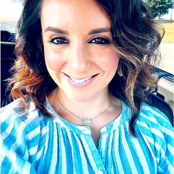 Meet your Posher, Catalina - Picture 1 of 1